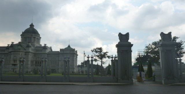 タイ　アナンタ・サマコム宮殿門